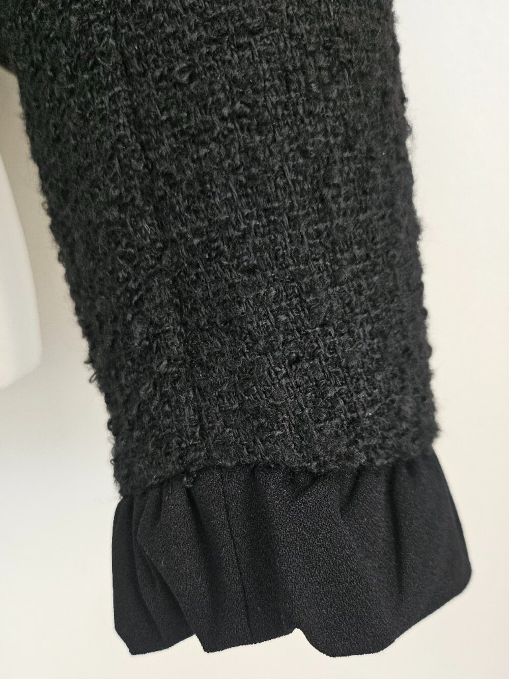 CeCe NWT Black Tweed Ruffle Trim Cropped Jacket Size 8 - Picture 12 of 16